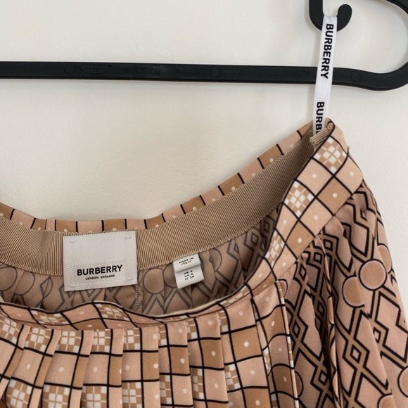 $1520 Authentic Burberry Pleated Midi Skirt in Brown Natural US 4 - Picture 5 of 6